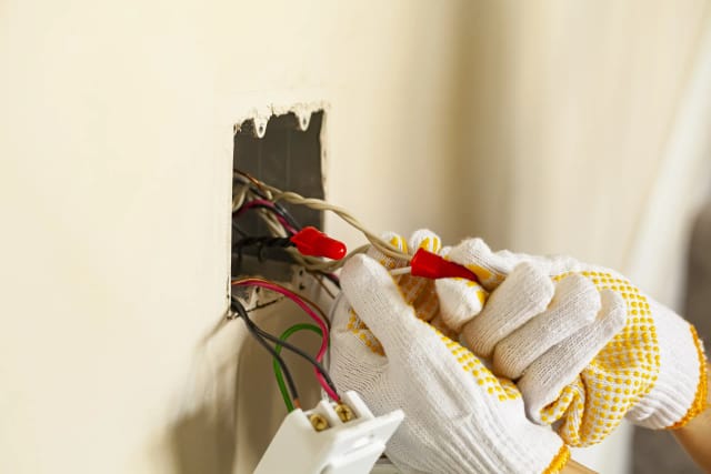 Eletricista residencial para resolver problemas elétricos imprevistos